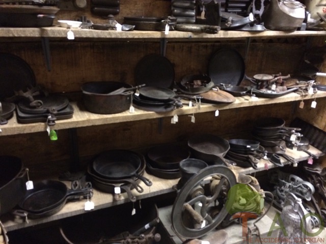 cast-iron-skillet-come-on-inn