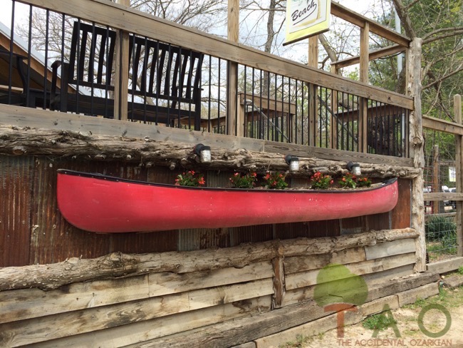 Dawt Mill canoe planter