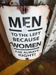 signage men to left