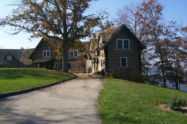 Willmore Lodge at Lake of the Ozarks