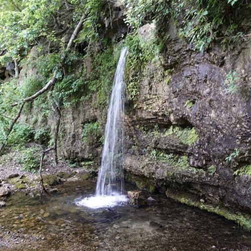 Falling Spring waterfall