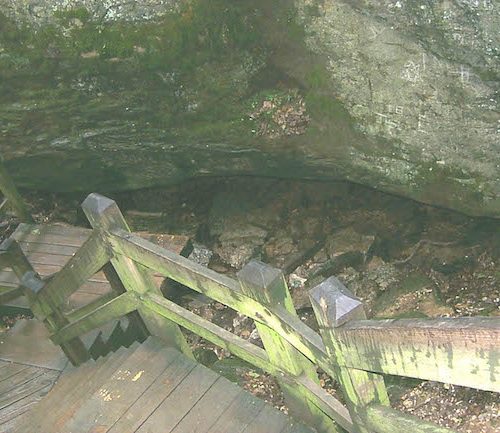 Devil's Icebox Rock Bridge memorial park