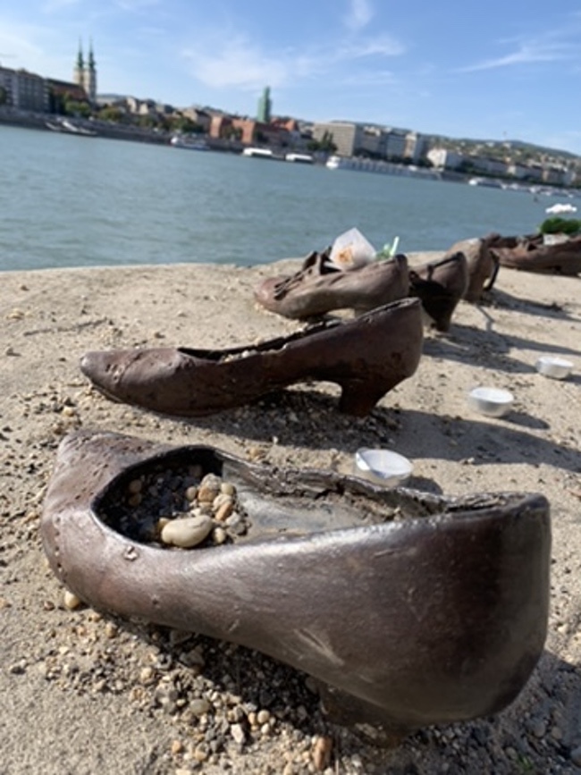 shoes on the danube 1