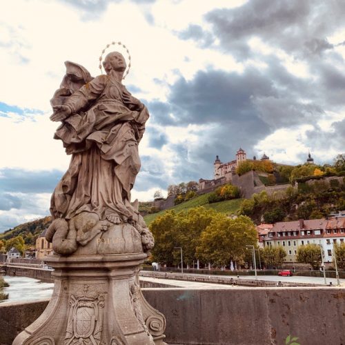 statue Old Main bridge wurzburg