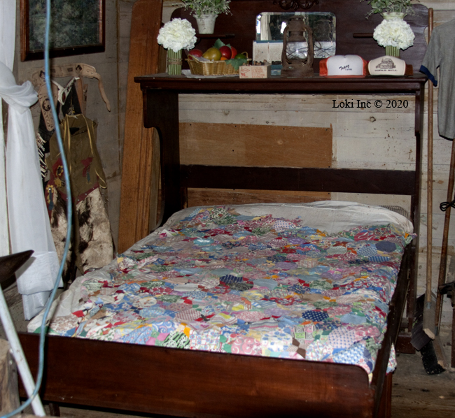 Double-fold bed Topaz General Store