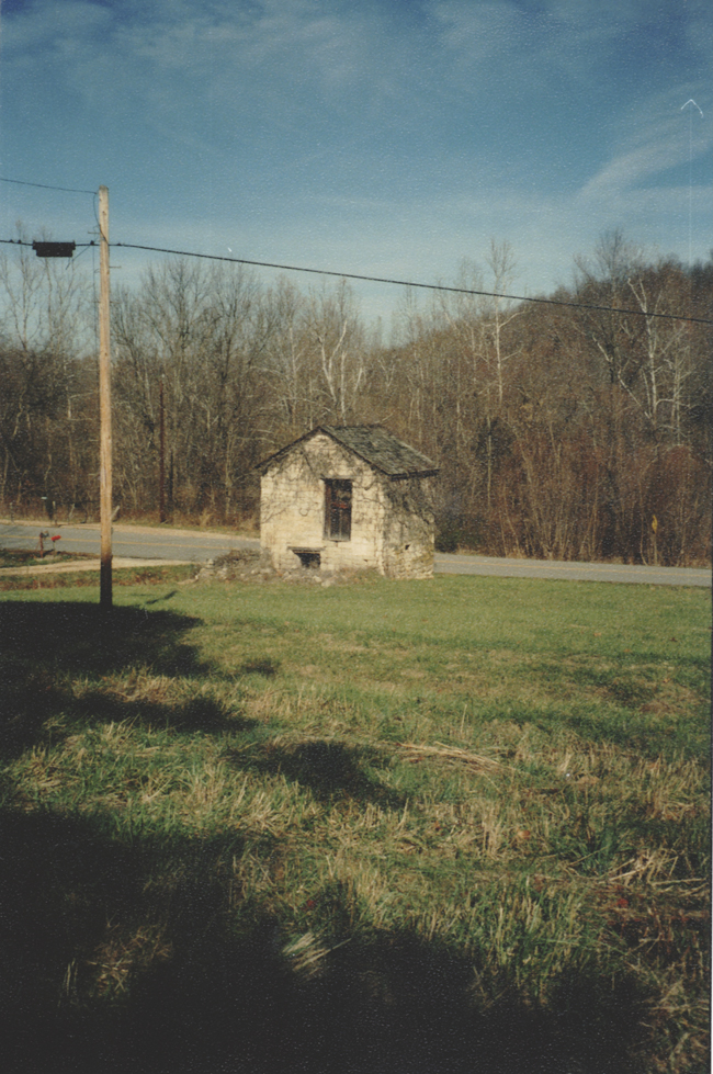 Front view of slave quarters at Pay Down (Barbara Baird photo)