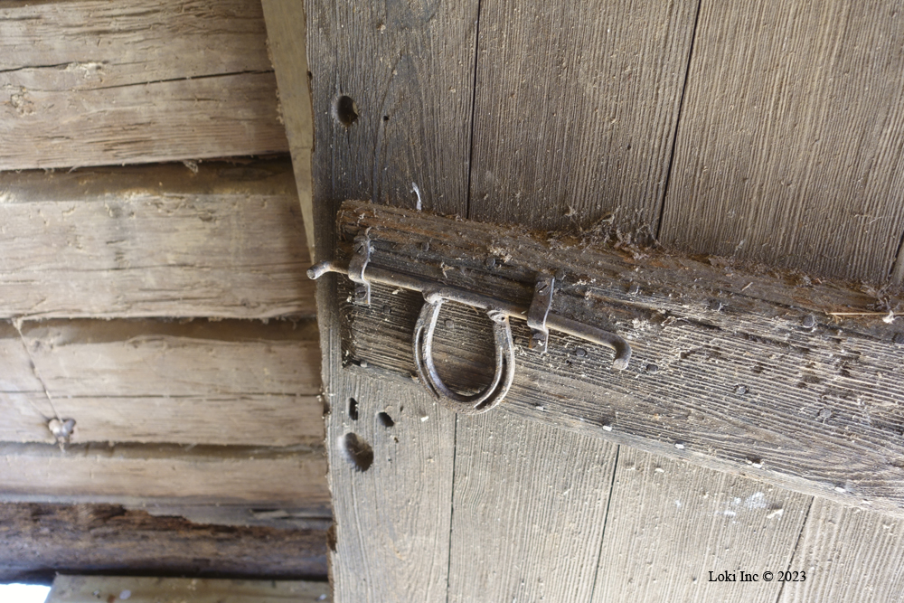 horseshoe door opener